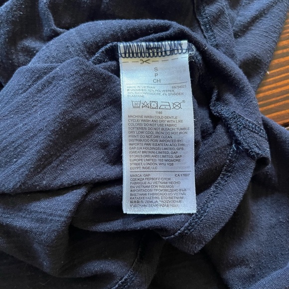 Gap Fit maternity tank top - Picture 2 of 5